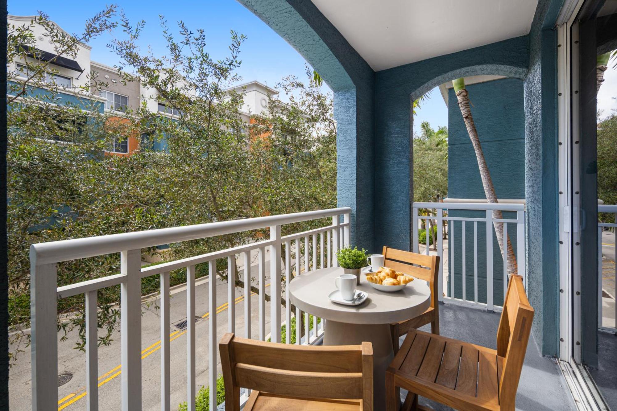 Dharma Home Suites South Miami At Red Road Commons Zewnętrze zdjęcie