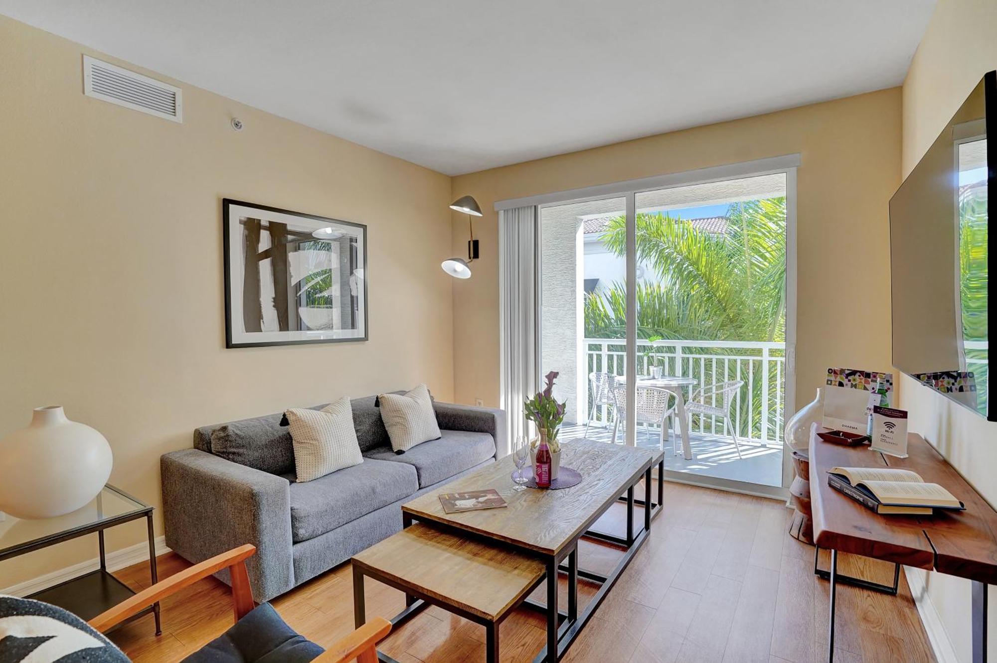 Dharma Home Suites South Miami At Red Road Commons Zewnętrze zdjęcie